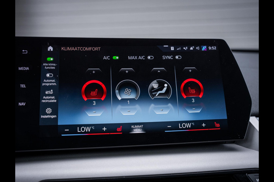 BMW iX1 xDrive30 67 kWh - Camera l Trekhaak l Keyless l Carplay