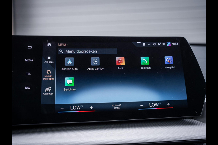 BMW iX1 xDrive30 67 kWh - Camera l Trekhaak l Keyless l Carplay