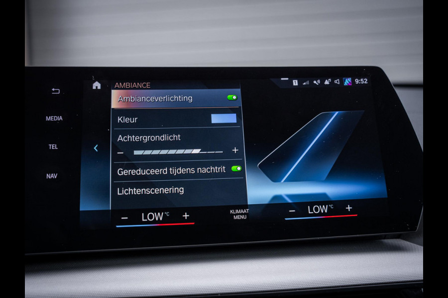 BMW iX1 xDrive30 67 kWh - Camera l Trekhaak l Keyless l Carplay
