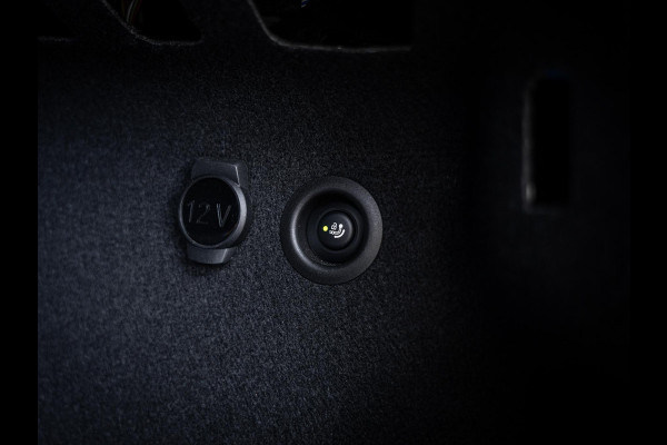 BMW iX1 xDrive30 67 kWh - Camera l Trekhaak l Keyless l Carplay