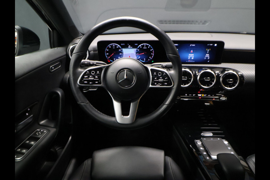 Mercedes-Benz A-Klasse 180 Luxury Line [STOELVERWARMING, CRUISE CONTROL, PDC, CLIMATE, DIGITAL DASH, NAVIGATIE, BLUETOOTH, NIEUWSTAAT]