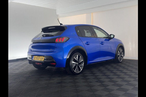 Peugeot e-208 EV GT Pack 50 kWh [3-Fase-11kW] {SoH-94%} (INCL.BTW) *FULL-LED | DIGI-COCKPIT | BLINDSPOT | CAMERA | LEATHER-ALCANTARA | AMBIENTLIGHT | NAVI-FULLMAP | LANE-ASSIST | KEYLESS | DAB | CCS-FASTLOADER | HEATED-SPORTSEATS | 17''ALU*