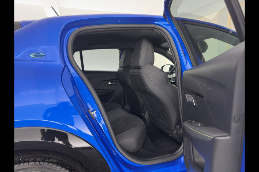 Peugeot e-208 EV GT Pack 50 kWh [3-Fase-11kW] {SoH-94%} (INCL.BTW) *FULL-LED | DIGI-COCKPIT | BLINDSPOT | CAMERA | LEATHER-ALCANTARA | AMBIENTLIGHT | NAVI-FULLMAP | LANE-ASSIST | KEYLESS | DAB | CCS-FASTLOADER | HEATED-SPORTSEATS | 17''ALU*