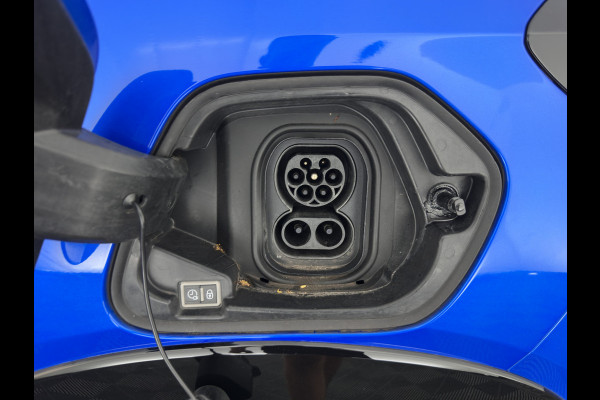 Peugeot e-208 EV GT Pack 50 kWh [3-Fase-11kW] {SoH-94%} (INCL.BTW) *FULL-LED | DIGI-COCKPIT | BLINDSPOT | CAMERA | LEATHER-ALCANTARA | AMBIENTLIGHT | NAVI-FULLMAP | LANE-ASSIST | KEYLESS | DAB | CCS-FASTLOADER | HEATED-SPORTSEATS | 17''ALU*