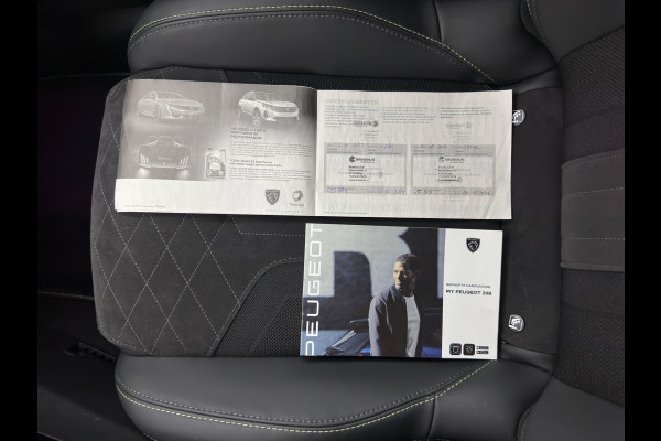 Peugeot e-208 EV GT Pack 50 kWh [3-Fase-11kW] {SoH-94%} (INCL.BTW) *FULL-LED | DIGI-COCKPIT | BLINDSPOT | CAMERA | LEATHER-ALCANTARA | AMBIENTLIGHT | NAVI-FULLMAP | LANE-ASSIST | KEYLESS | DAB | CCS-FASTLOADER | HEATED-SPORTSEATS | 17''ALU*