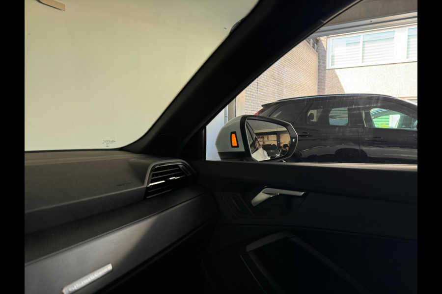 Audi Q3 40 TFSI quattro S Line Pano|Camera|ACC|Lane|Dodehoek