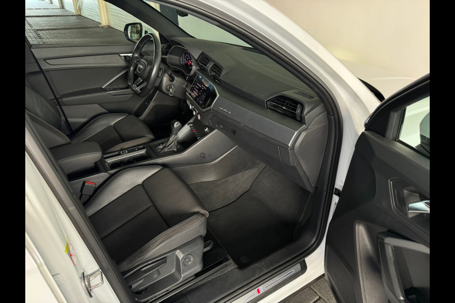Audi Q3 40 TFSI quattro S Line Pano|Camera|ACC|Lane|Dodehoek