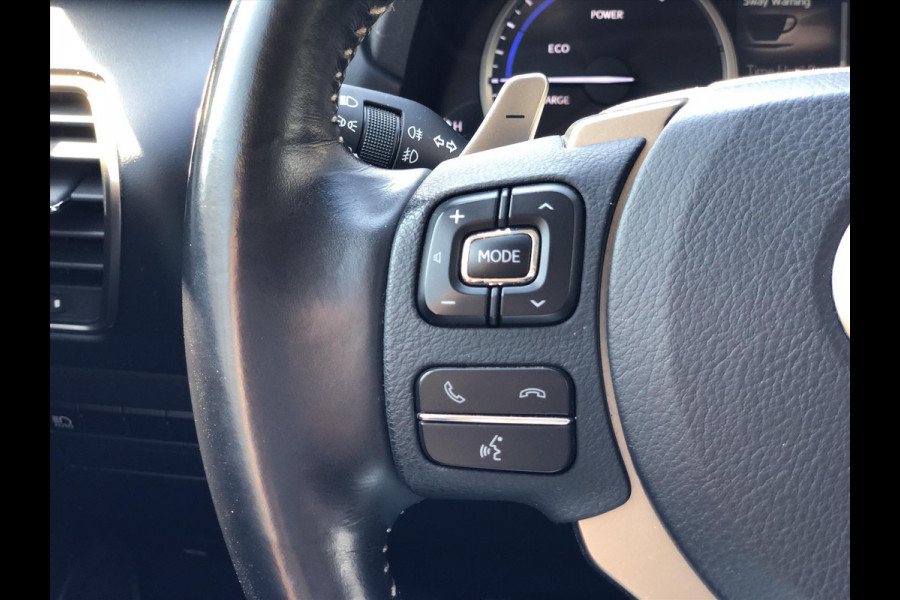 Lexus NX 300h AWD Business Line | Trekhaak, Facelift, Leer, Navigatie, Adaptive cruise control, Stoelverwarming, CarPlay, 1500KG Trekgewi