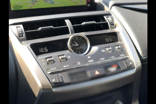 Lexus NX 300h AWD Business Line | Trekhaak, Facelift, Leer, Navigatie, Adaptive cruise control, Stoelverwarming, CarPlay, 1500KG Trekgewi