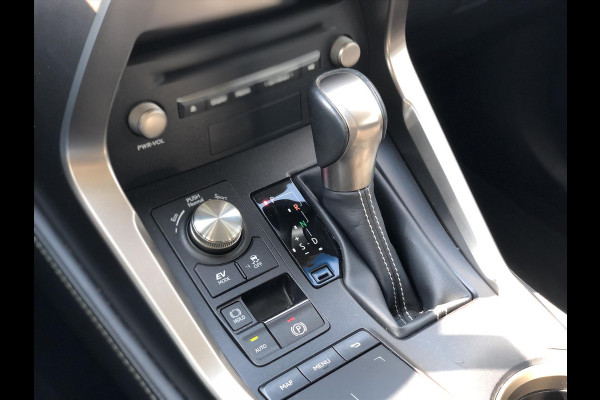 Lexus NX 300h AWD Business Line | Trekhaak, Facelift, Leer, Navigatie, Adaptive cruise control, Stoelverwarming, CarPlay, 1500KG Trekgewi