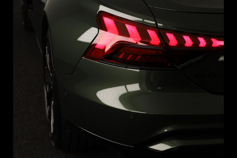 Audi e-tron GT e-tron GT 504pk | B&O | Lederen bekleding | Elektrische verstelbare voorstoelen met geheugen | Panoramadak | Audi Exclusive kleur