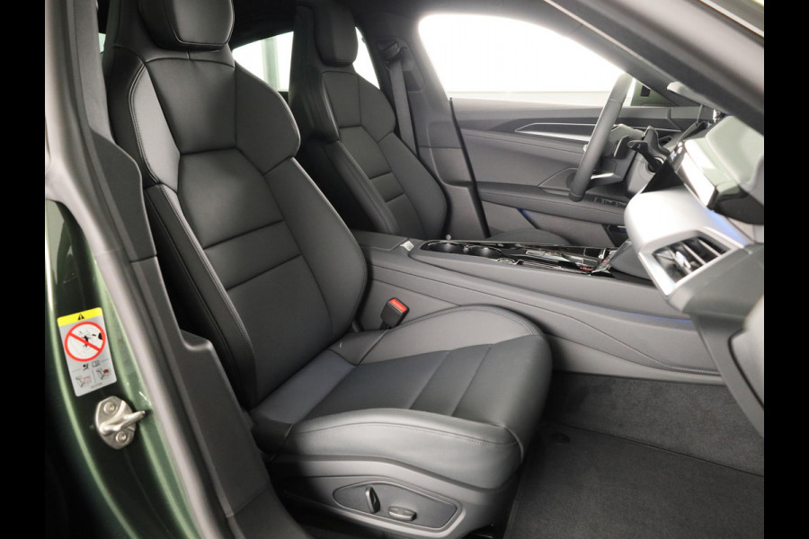 Audi e-tron GT e-tron GT 504pk | B&O | Lederen bekleding | Elektrische verstelbare voorstoelen met geheugen | Panoramadak | Audi Exclusive kleur
