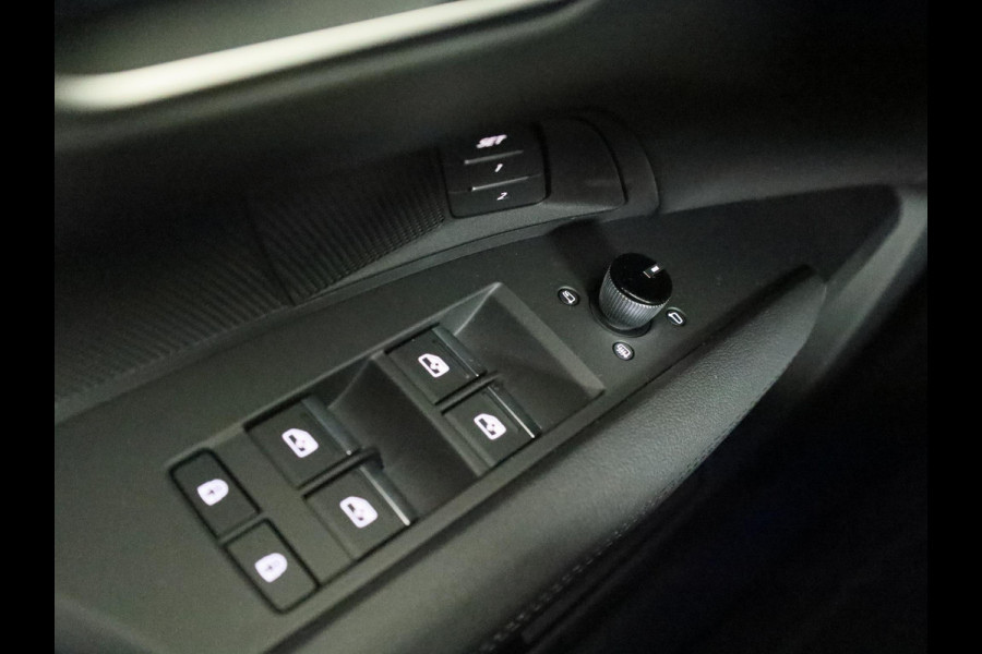 Audi e-tron GT e-tron GT 504pk | B&O | Lederen bekleding | Elektrische verstelbare voorstoelen met geheugen | Panoramadak | Audi Exclusive kleur