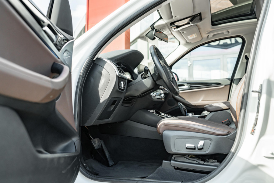 BMW iX3 Executive 80 kWh | Pano dak | Camera | Tabacco leder | ACC | SOH 98%