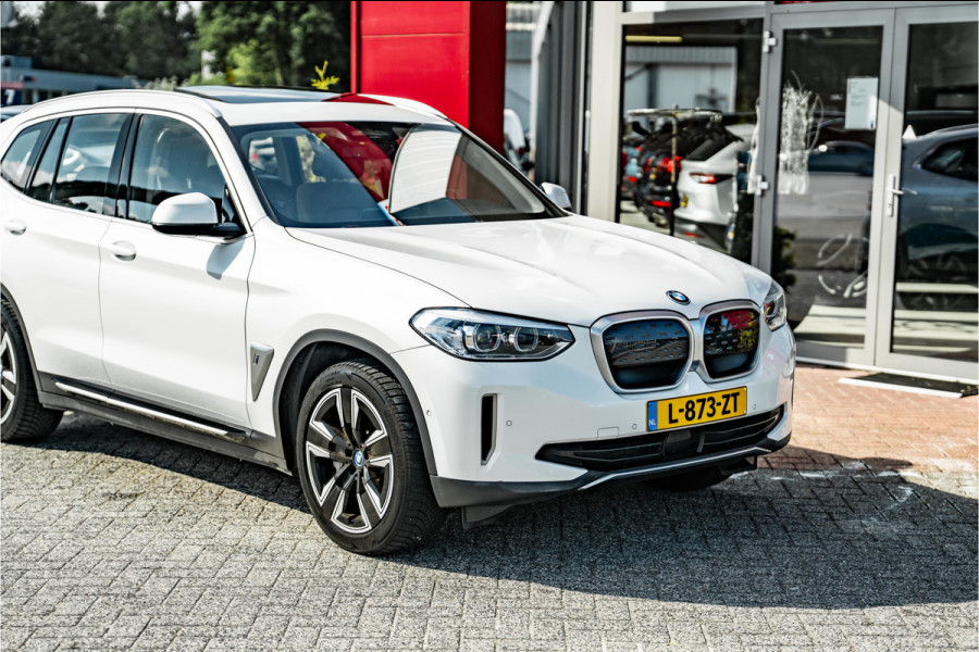 BMW iX3 Executive 80 kWh | Pano dak | Camera | Tabacco leder | ACC | SOH 98%