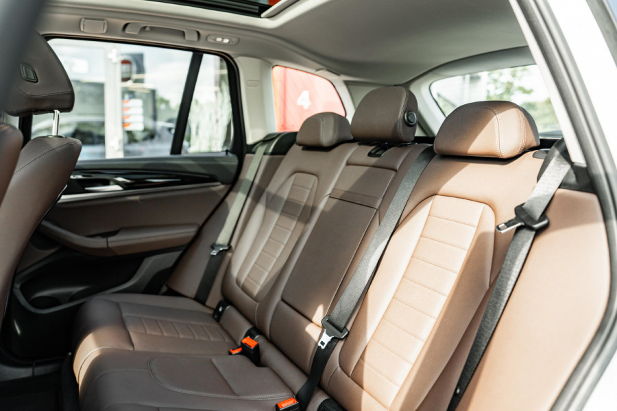BMW iX3 Executive 80 kWh | Pano dak | Camera | Tabacco leder | ACC | SOH 98%