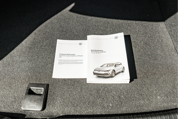 Volkswagen Golf 1.4 eHybrid GTE | Dealer onderhouden | Pano | ACC | Apple CarPlay / Android Auto
