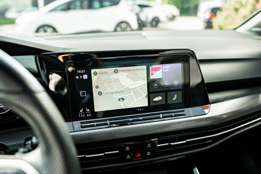 Volkswagen Golf 1.4 eHybrid GTE | Dealer onderhouden | Pano | ACC | Apple CarPlay / Android Auto