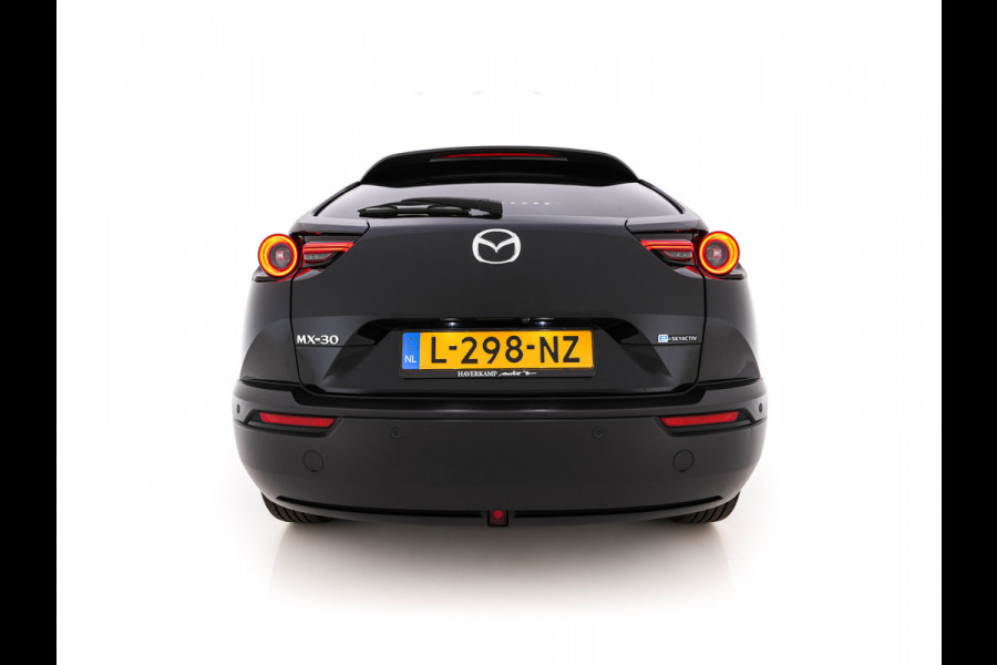 Mazda MX-30 e-SkyActiv 145 Luxury 36 kWh {SoH-92%} (INCL-BTW) *HEATPUMP | PANO | LEATHER-MAZTEX | BOSE-AUDIO | HEAD-UP | ADAPTIVE-CRUISE | BLINDSPOT | FULL-LED | KEYLESS | TOPVIEW | DAB+ | NAVI-FULLMAP | DIGI-COCKPIT | HEATED-SEATS | 18"ALU*