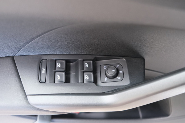 Volkswagen T-Cross 1.0 TSI Life - N.A.P. Airco, Cruise, Navi, Camera, Carplay.