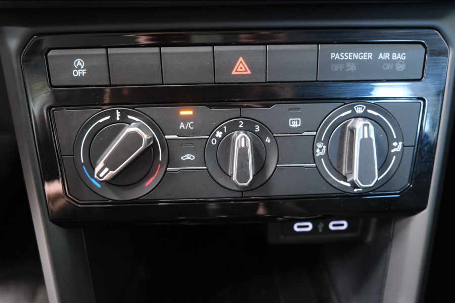 Volkswagen T-Cross 1.0 TSI Life - N.A.P. Airco, Cruise, Navi, Camera, Carplay.