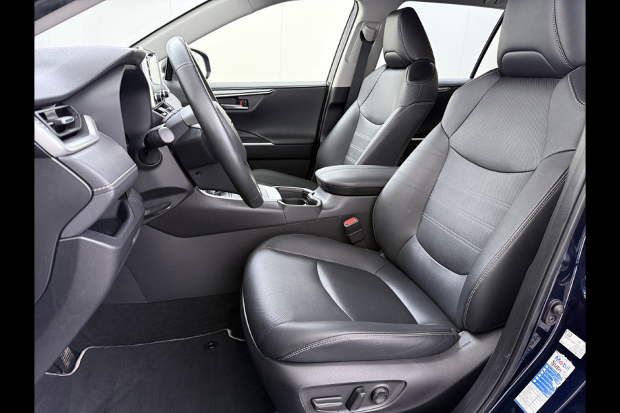 Toyota RAV4 2.5I Hybride Leer+Verwarming+Memory Adap.Cruise Navi Camera Ecc Apple Carplay Android Auto Miracast™ Elek.Achterklep Active Stuur+Voorruit+Achterbankverwarming Keyless Lane Assist Privacy Glas Lmv Elek.Stoel Bluetooth Led