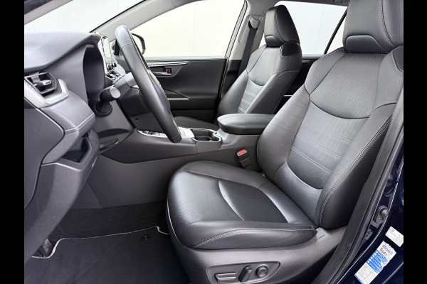Toyota RAV4 2.5I Hybride Leer+Verwarming+Memory Adap.Cruise Navi Camera Ecc Apple Carplay Android Auto Miracast™ Elek.Achterklep Active Stuur+Voorruit+Achterbankverwarming Keyless Lane Assist Privacy Glas Lmv Elek.Stoel Bluetooth Led