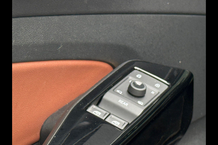 Volkswagen ID.4 Max 77 kWh 88% SOH TREKHAAK CARPLAY CAMERA STOELVER