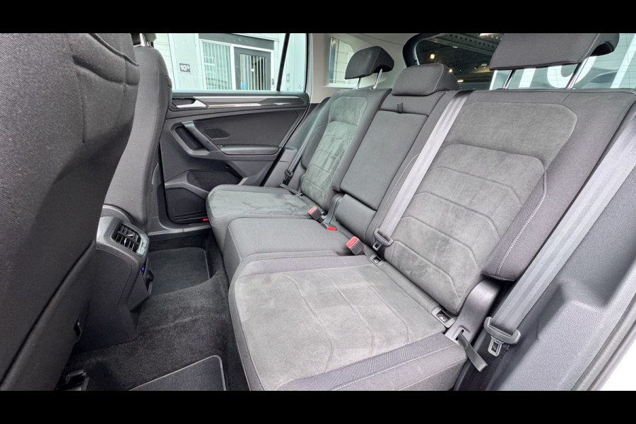 Volkswagen Tiguan 1.5 TSI R-Line Business+ DSG Panoramadak | HUD | Navi