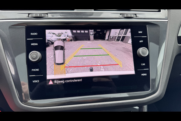 Volkswagen Tiguan 1.5 TSI R-Line Business+ DSG Panoramadak | HUD | Navi