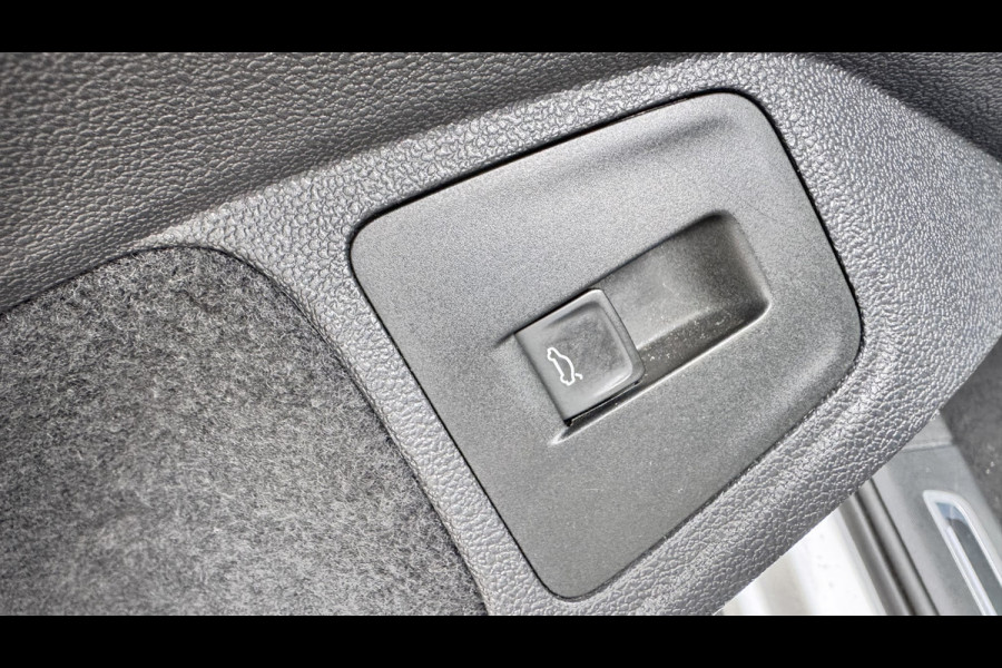 Volkswagen Tiguan 1.5 TSI R-Line Business+ DSG Panoramadak | HUD | Navi