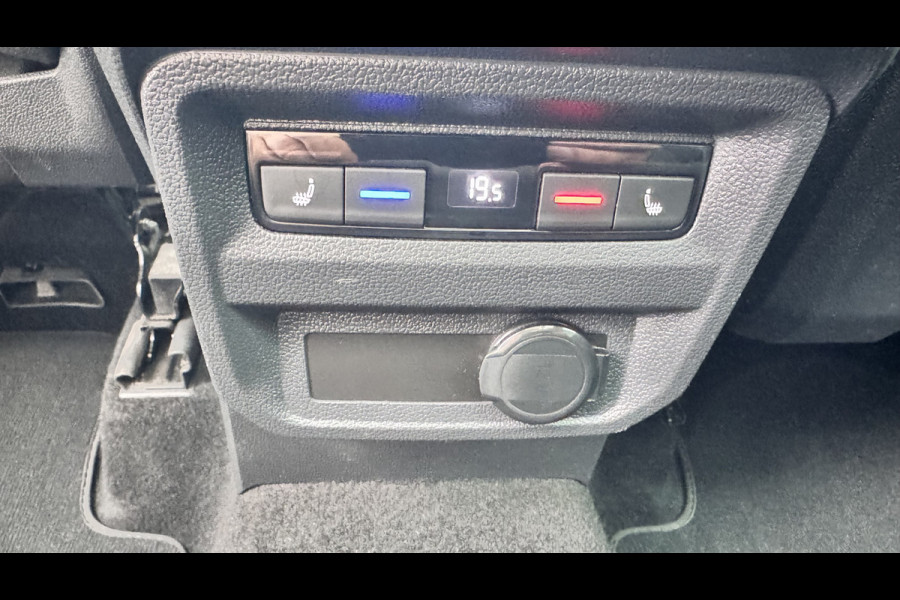 Volkswagen Tiguan 1.5 TSI R-Line Business+ DSG Panoramadak | HUD | Navi