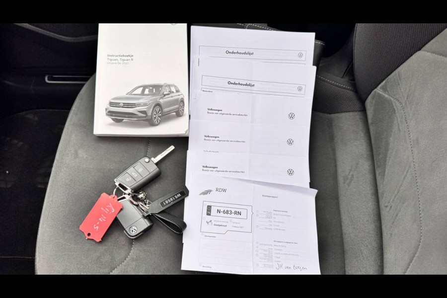 Volkswagen Tiguan 1.5 TSI R-Line Business+ DSG Panoramadak | HUD | Navi