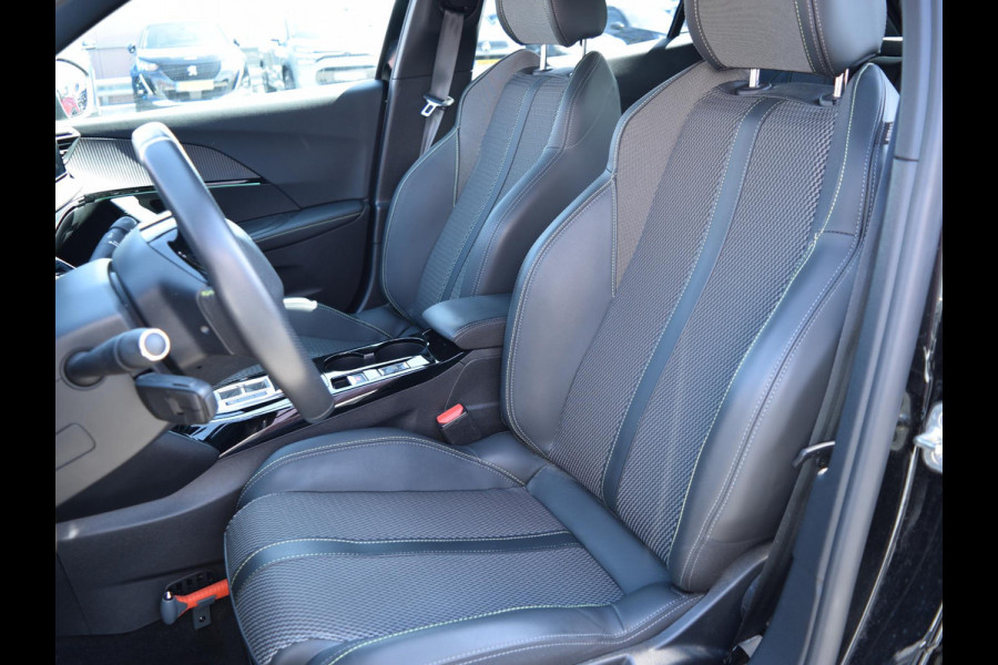 Peugeot e-2008 EV GT 54 kWh SOH 94% | CAMERA MET SENSOREN | NAVI & CARPLAY |