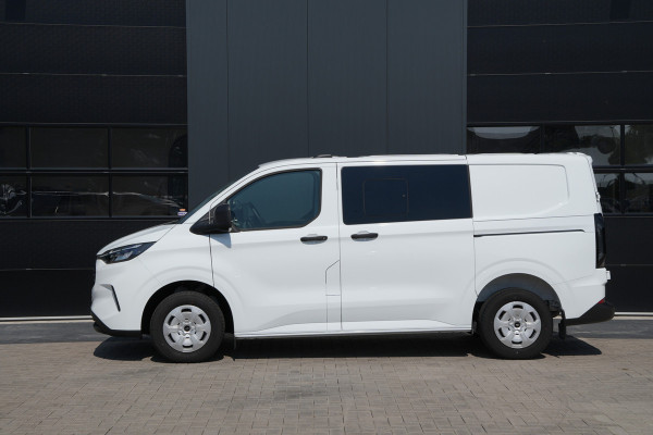 Ford Transit Custom 320 2.0 TDCI L1H1 Trend DC 136pk - 2x Schuif - Stoel/stuurverwarming - Cruise - Navi - Camera - Rijklaar