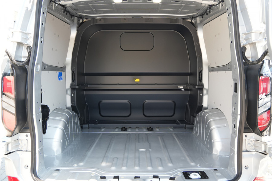 Ford Transit Custom 320 2.0 TDCI L1H1 Trend DC 136pk - 2x Schuif - Stoel/stuurverwarming - Cruise - Navi - Camera - Rijklaar