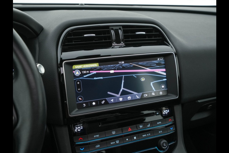 Jaguar F-Pace 2.0 Portfolio AWD 20d Aut. *PANO | LEATHER | XENON | DIGI-COCKPIT | KEYLESS | CAMERA | MERIDIAN-SOUND | HEATED-COMFORTSEATS | NAVI-FULLMAP | SHIFTPADDLES | ECC | PDC | CRUISE | 19''ALU*