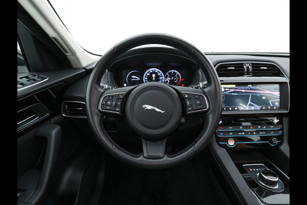 Jaguar F-Pace 2.0 Portfolio AWD 20d Aut. *PANO | LEATHER | XENON | DIGI-COCKPIT | KEYLESS | CAMERA | MERIDIAN-SOUND | HEATED-COMFORTSEATS | NAVI-FULLMAP | SHIFTPADDLES | ECC | PDC | CRUISE | 19''ALU*