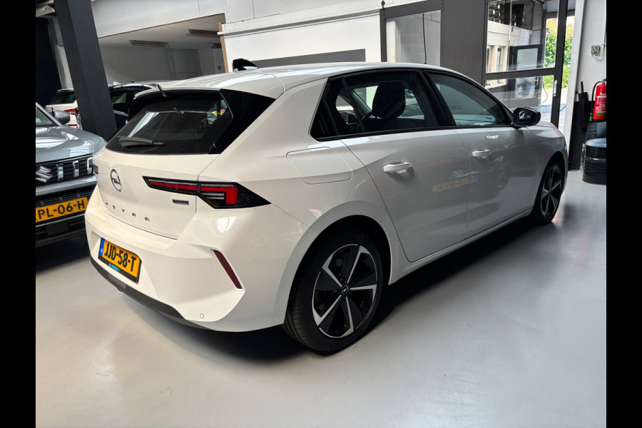 Opel Astra 1.6 Hybrid Edition Carplay