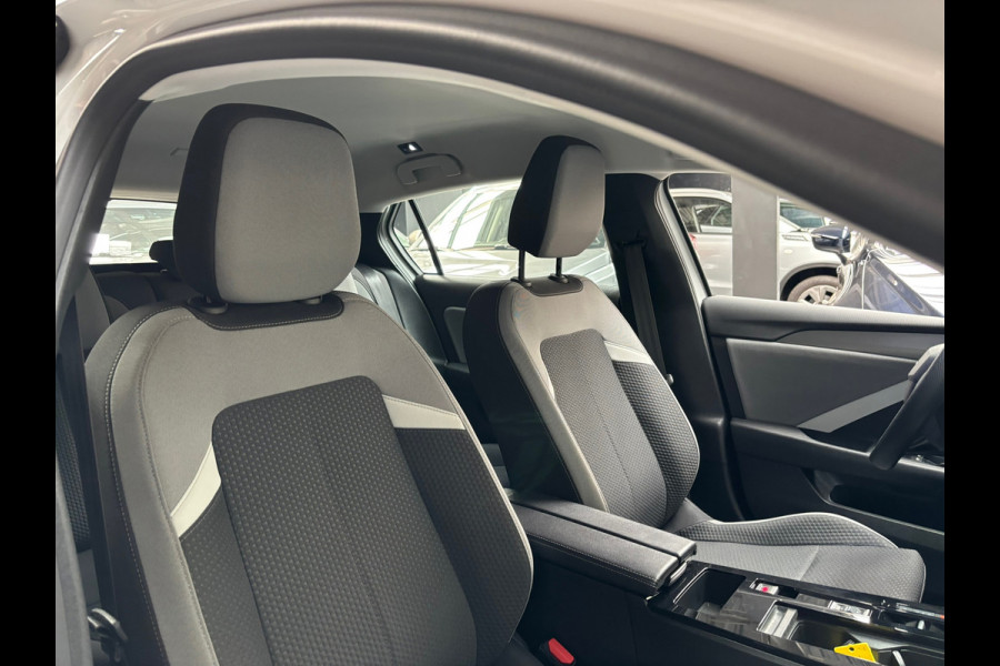 Opel Astra 1.6 Hybrid Edition Carplay