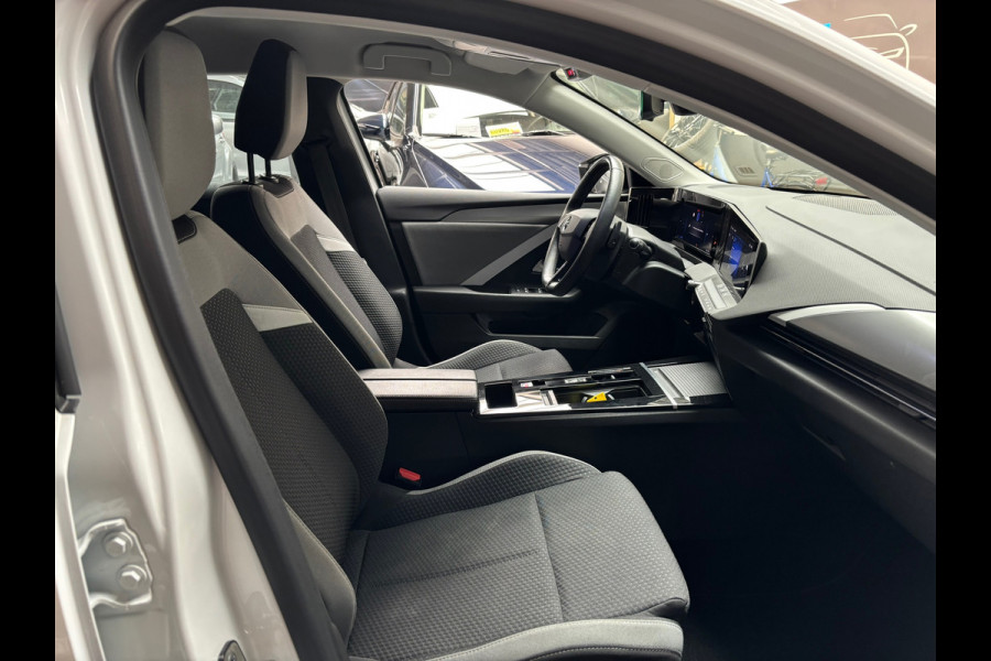 Opel Astra 1.6 Hybrid Edition Carplay