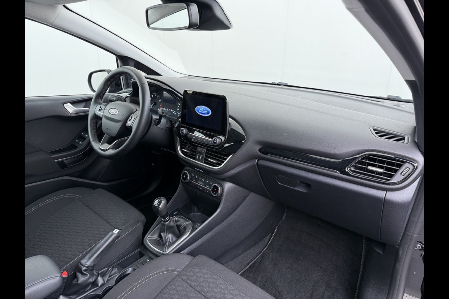 Ford Fiesta 1.0T 124PK Hybrid 5Drs Stuur+Stoel+Voorruitverwarming Navi* Ecc Apple Carplay/Android Auto Cruise Control Pdc Titanium Lmv DAB Bluetooth TCS Lane Assist Keyless € 28.000 nieuw ! Origineel Nederlandse Auto