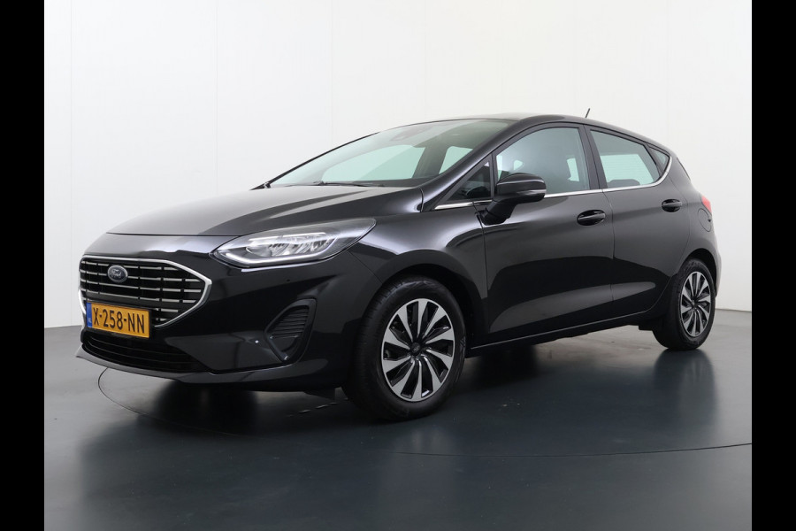 Ford Fiesta 1.0T 124PK Hybrid 5Drs Stuur+Stoel+Voorruitverwarming Navi* Ecc Apple Carplay/Android Auto Cruise Control Pdc Titanium Lmv DAB Bluetooth TCS Lane Assist Keyless € 28.000 nieuw ! Origineel Nederlandse Auto