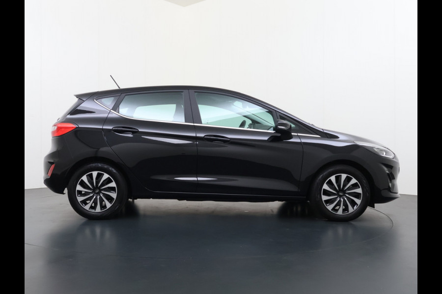 Ford Fiesta 1.0T 124PK Hybrid 5Drs Stuur+Stoel+Voorruitverwarming Navi* Ecc Apple Carplay/Android Auto Cruise Control Pdc Titanium Lmv DAB Bluetooth TCS Lane Assist Keyless € 28.000 nieuw ! Origineel Nederlandse Auto
