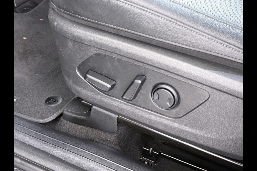 Kia Sorento 1.6T-GDI 265PK 4WD Plugin Hybrid DynamicPlusLine 7-Persoons Panoramadak Leder Trekhaak Adap.Cruise Bose® Stoel+Stuur+Achterbankv Apple Carplay Android Auto DAB Lmv Privacy Glas Led Elek.Stoelen Elek.Achterklep Fabrieksgarantie tot 24-8-2030/150.000KM 1e Eigenaar Dealeronderhouden 1.500KG Trekgewicht Origineel Nederlandse Auto