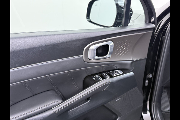 Kia Sorento 1.6T-GDI 265PK 4WD Plugin Hybrid DynamicPlusLine 7-Persoons Panoramadak Leder Trekhaak Adap.Cruise Bose® Stoel+Stuur+Achterbankv Apple Carplay Android Auto DAB Lmv Privacy Glas Led Elek.Stoelen Elek.Achterklep Fabrieksgarantie tot 24-8-2030/150.000KM 1e Eigenaar Dealeronderhouden 1.500KG Trekgewicht Origineel Nederlandse Auto