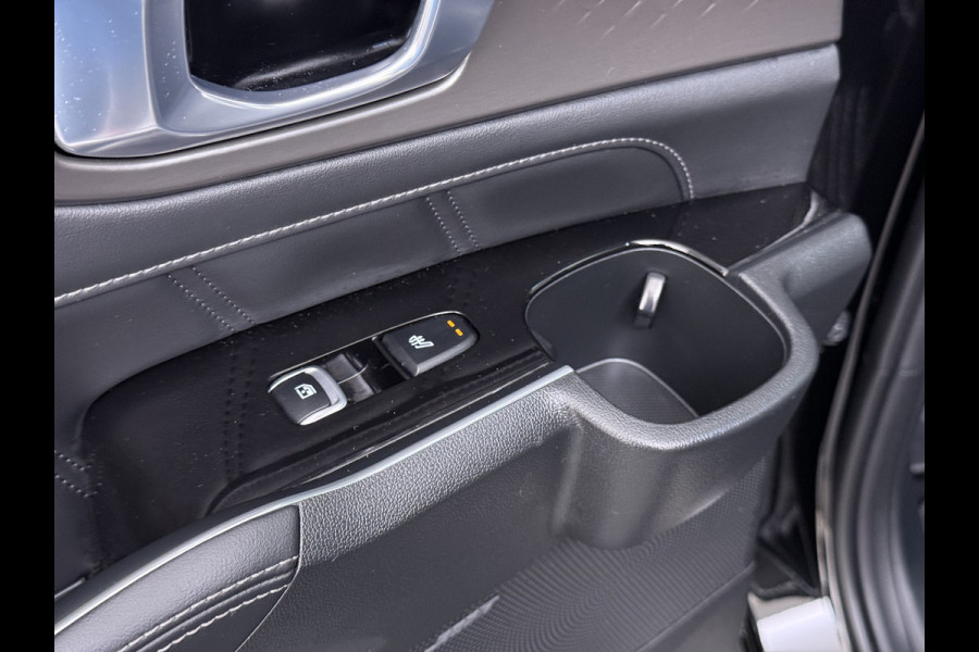 Kia Sorento 1.6T-GDI 265PK 4WD Plugin Hybrid DynamicPlusLine 7-Persoons Panoramadak Leder Trekhaak Adap.Cruise Bose® Stoel+Stuur+Achterbankv Apple Carplay Android Auto DAB Lmv Privacy Glas Led Elek.Stoelen Elek.Achterklep Fabrieksgarantie tot 24-8-2030/150.000KM 1e Eigenaar Dealeronderhouden 1.500KG Trekgewicht Origineel Nederlandse Auto