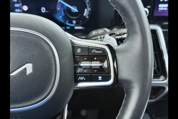 Kia Sorento 1.6T-GDI 265PK 4WD Plugin Hybrid DynamicPlusLine 7-Persoons Panoramadak Leder Trekhaak Adap.Cruise Bose® Stoel+Stuur+Achterbankv Apple Carplay Android Auto DAB Lmv Privacy Glas Led Elek.Stoelen Elek.Achterklep Fabrieksgarantie tot 24-8-2030/150.000KM 1e Eigenaar Dealeronderhouden 1.500KG Trekgewicht Origineel Nederlandse Auto