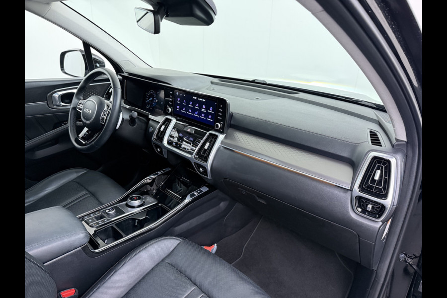Kia Sorento 1.6T-GDI 265PK 4WD Plugin Hybrid DynamicPlusLine 7-Persoons Panoramadak Leder Trekhaak Adap.Cruise Bose® Stoel+Stuur+Achterbankv Apple Carplay Android Auto DAB Lmv Privacy Glas Led Elek.Stoelen Elek.Achterklep Fabrieksgarantie tot 24-8-2030/150.000KM 1e Eigenaar Dealeronderhouden 1.500KG Trekgewicht Origineel Nederlandse Auto
