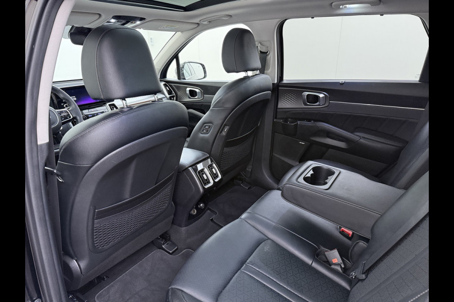 Kia Sorento 1.6T-GDI 265PK 4WD Plugin Hybrid DynamicPlusLine 7-Persoons Panoramadak Leder Trekhaak Adap.Cruise Bose® Stoel+Stuur+Achterbankv Apple Carplay Android Auto DAB Lmv Privacy Glas Led Elek.Stoelen Elek.Achterklep Fabrieksgarantie tot 24-8-2030/150.000KM 1e Eigenaar Dealeronderhouden 1.500KG Trekgewicht Origineel Nederlandse Auto